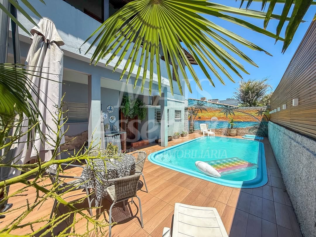 Casa mobiliada para locação em Estância Velha de 4 dormitórios - 250m²