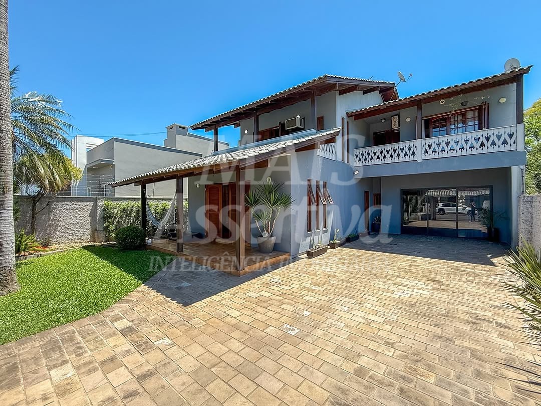 Casa mobiliada para locação em Estância Velha de 4 dormitórios - 250m²