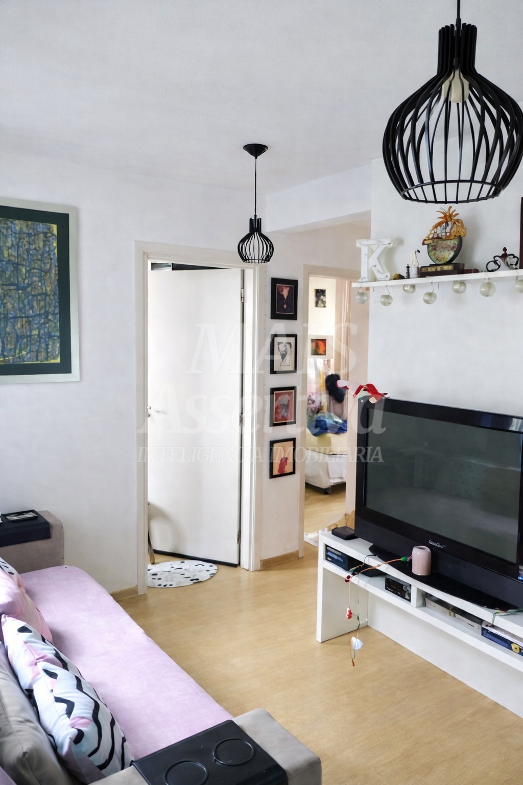 Apartamento semi mobiliado para locação no Residencial Munique - 4º andar