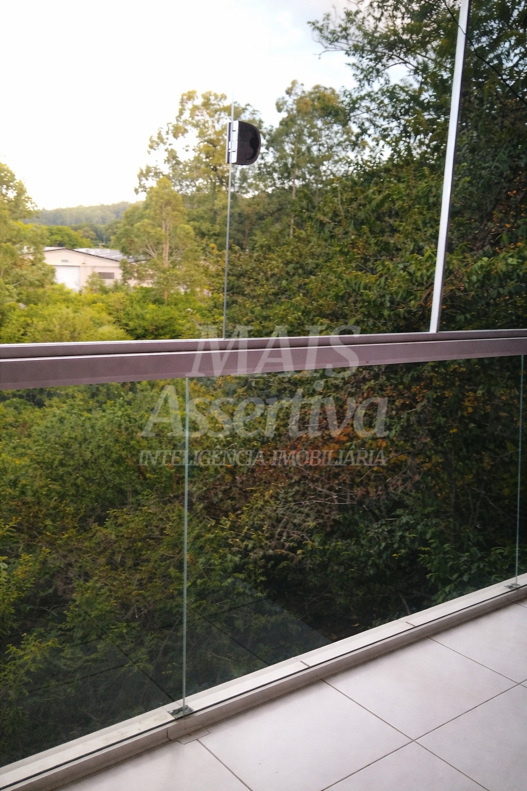 Apartamento semi mobiliado para locação no Residencial Munique - 4º andar