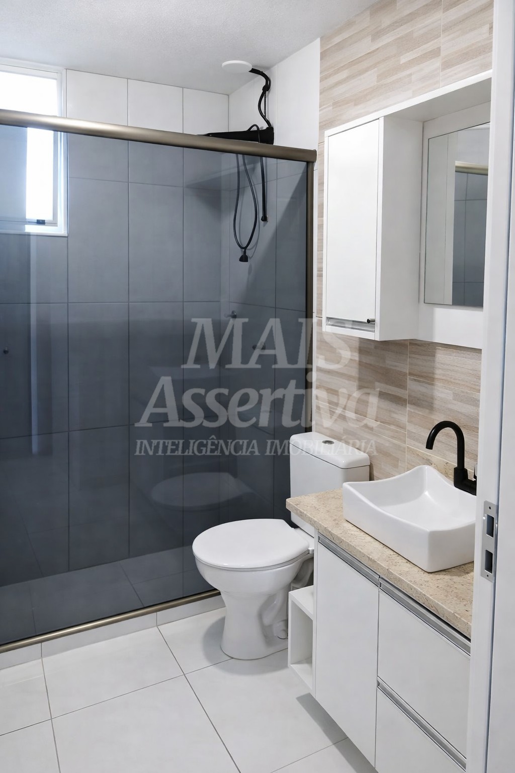 Apartamento semi mobiliado para locação no Residencial Munique - 4º andar