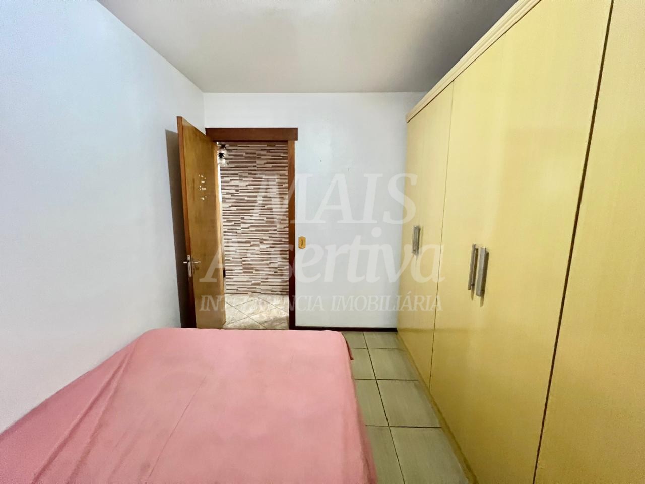 Apartamento mobiliado para locação no Residencial Sol Nascente - 3º andar