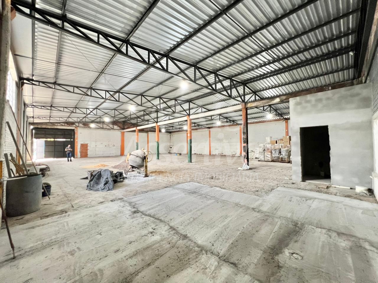 Prédio comercial para locação de 550m² - Av. Victor Hugo Kunz
