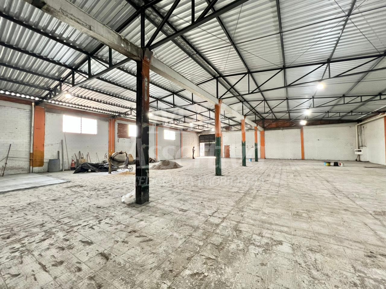 Prédio comercial para locação de 550m² - Av. Victor Hugo Kunz