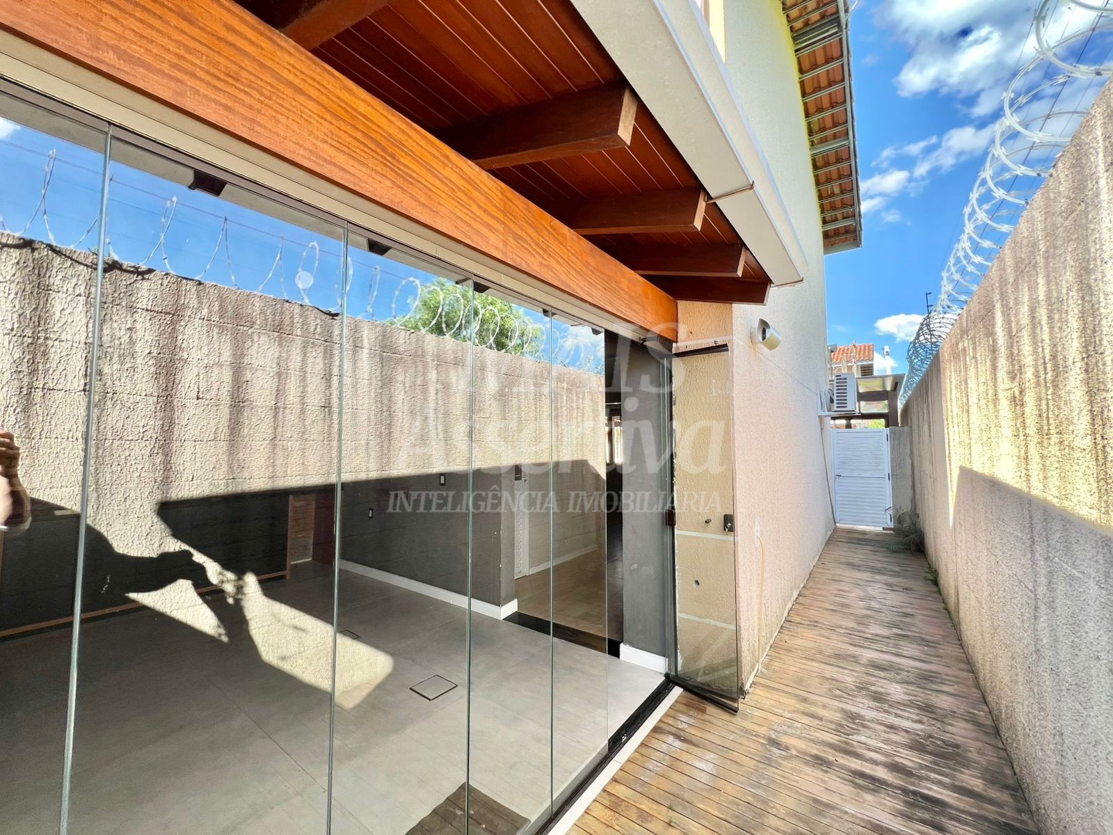 Casa semi mobiliado para venda - Residencial Vale de Figueras em Novo Hamburgo