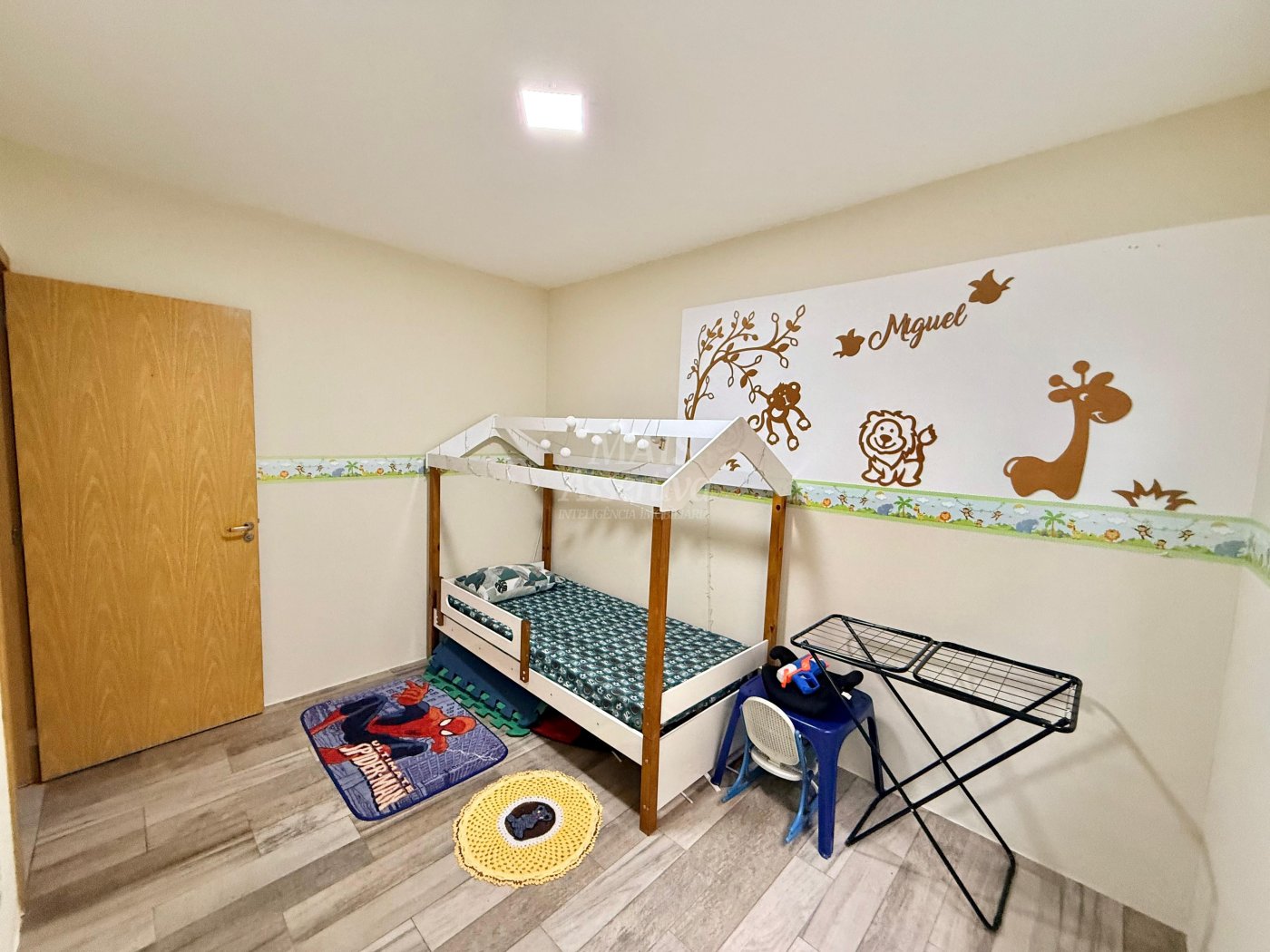 Apartamento semi mobiliado para venda, no condomínio Residencial Via Brasil, bairro São Jorge em NH