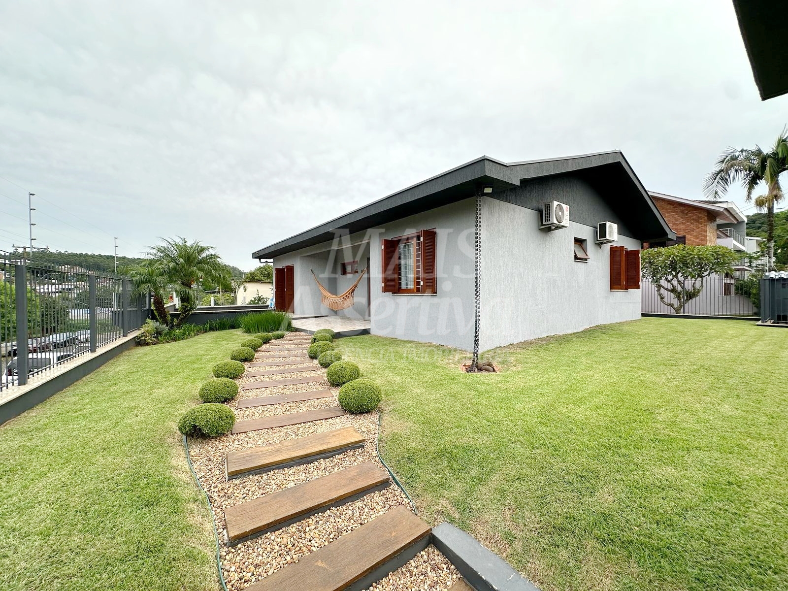 Casa mobiliada para venda, 3 dormitórios - bairro Floresta em Estancia Velha