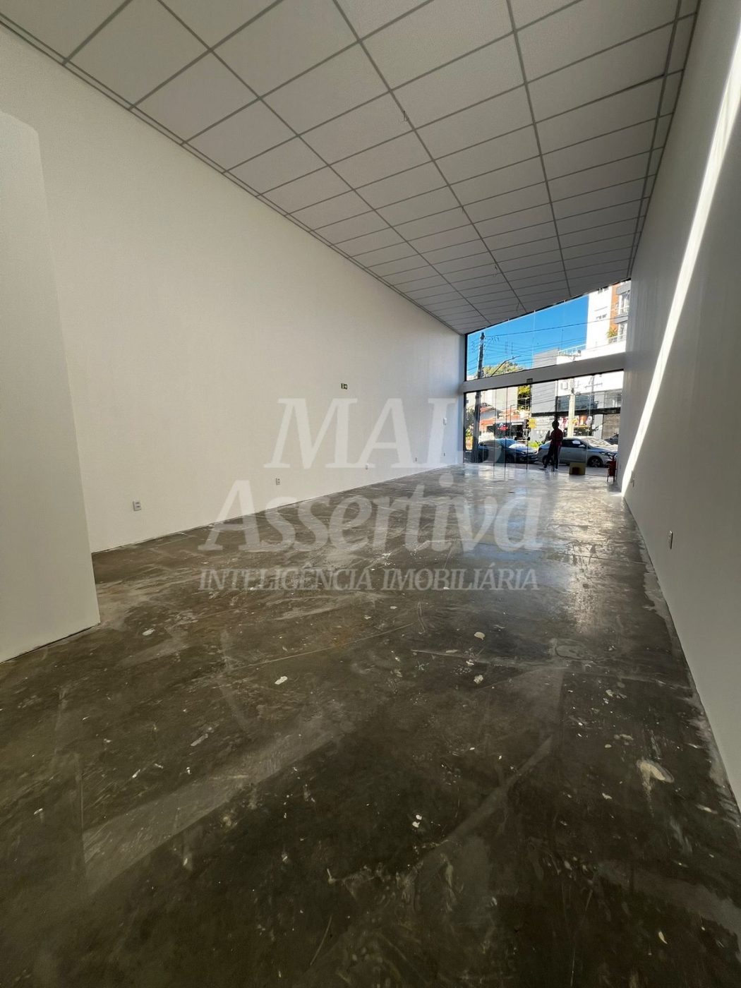 Sala comercial térrea para locação no Centro de Campo Bom/RS