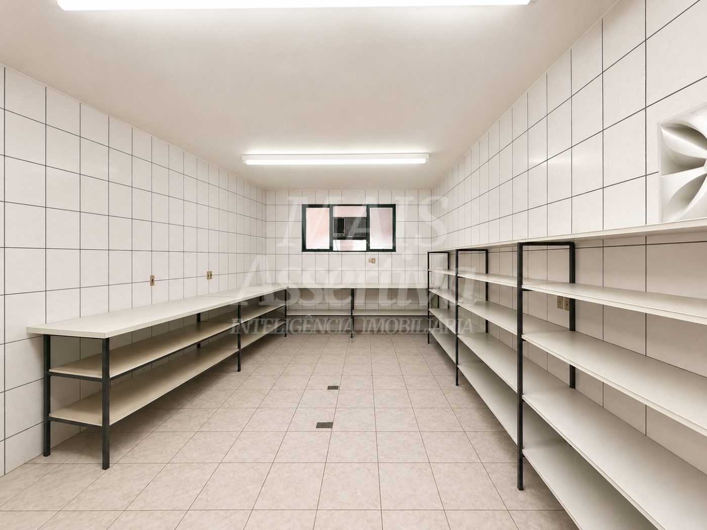 Prédio comercial pra locação de 1.440m² e terreno de 2.000m² - Novo hamburgo
