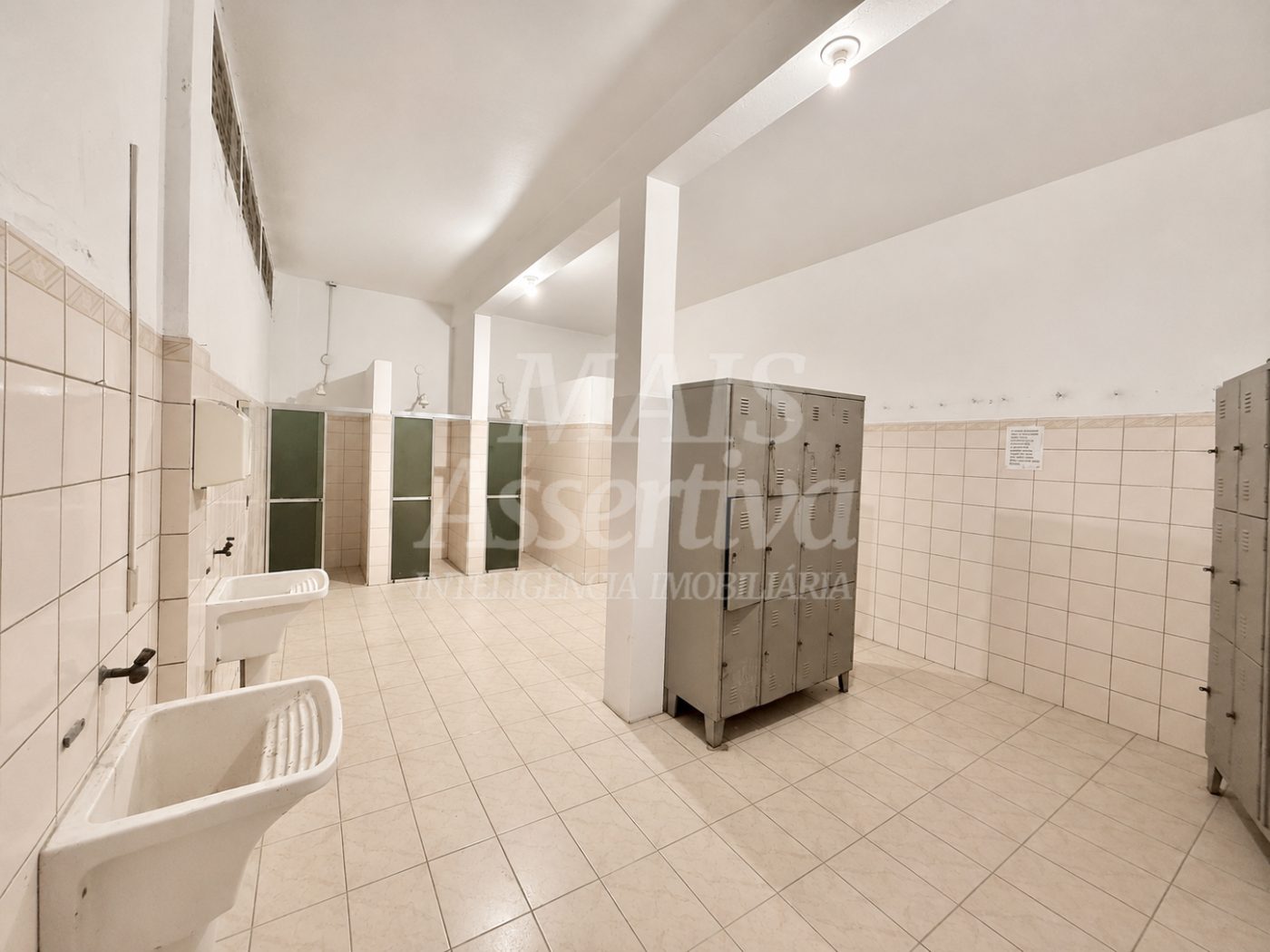 Prédio comercial pra locação de 1.440m² e terreno de 2.000m² - Novo hamburgo