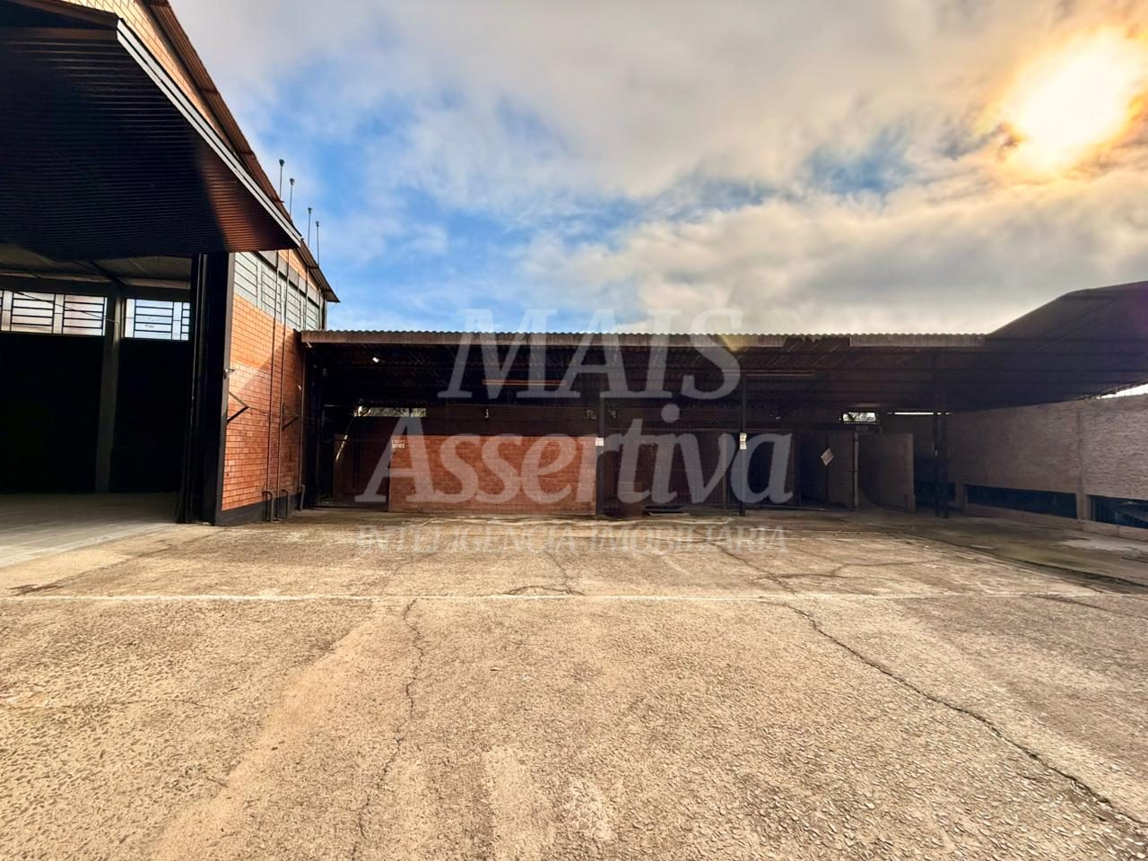 Prédio comercial pra locação de 1.440m² e terreno de 2.000m² - Novo hamburgo