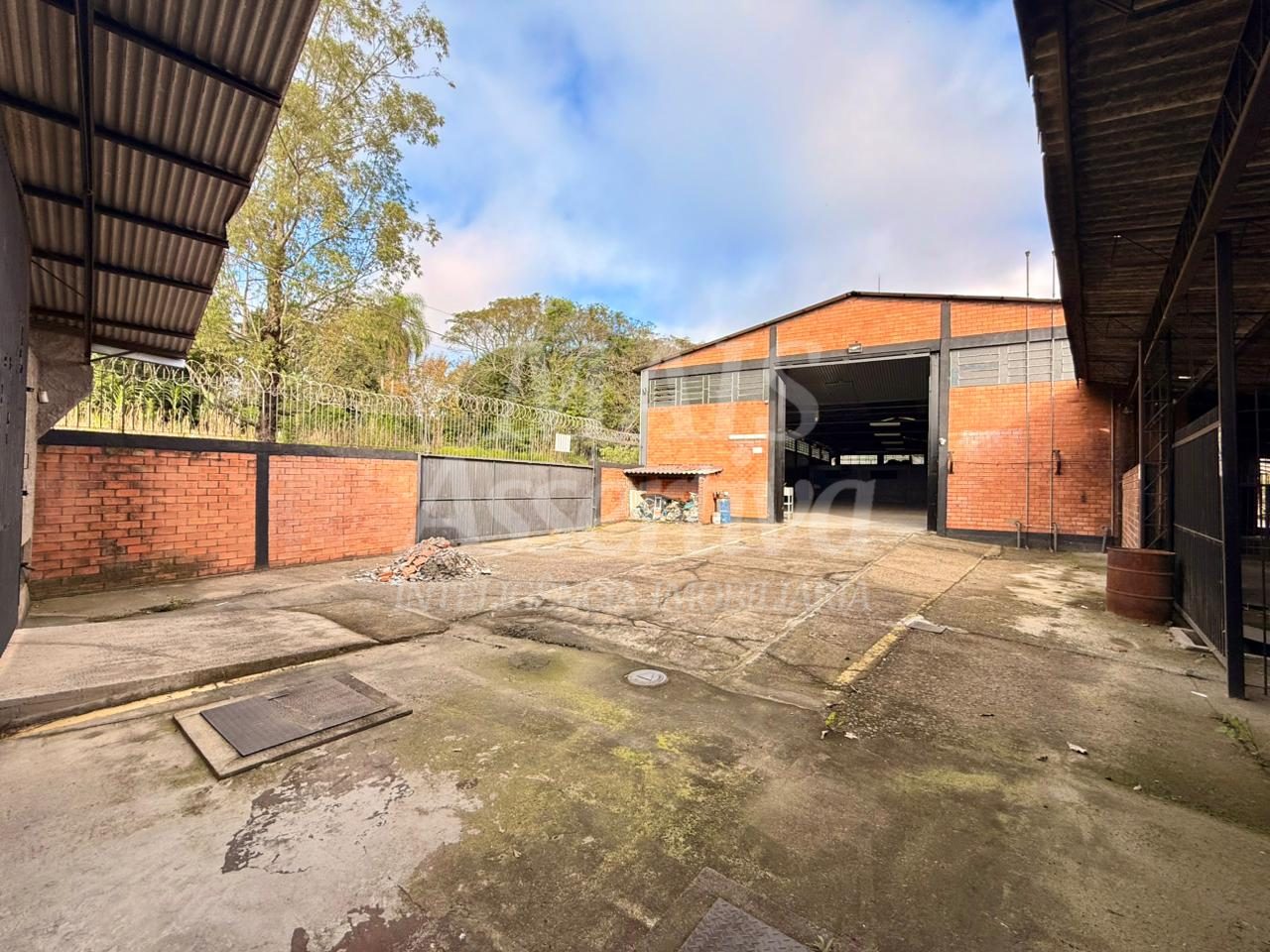 Prédio comercial pra locação de 1.440m² e terreno de 2.000m² - Novo hamburgo