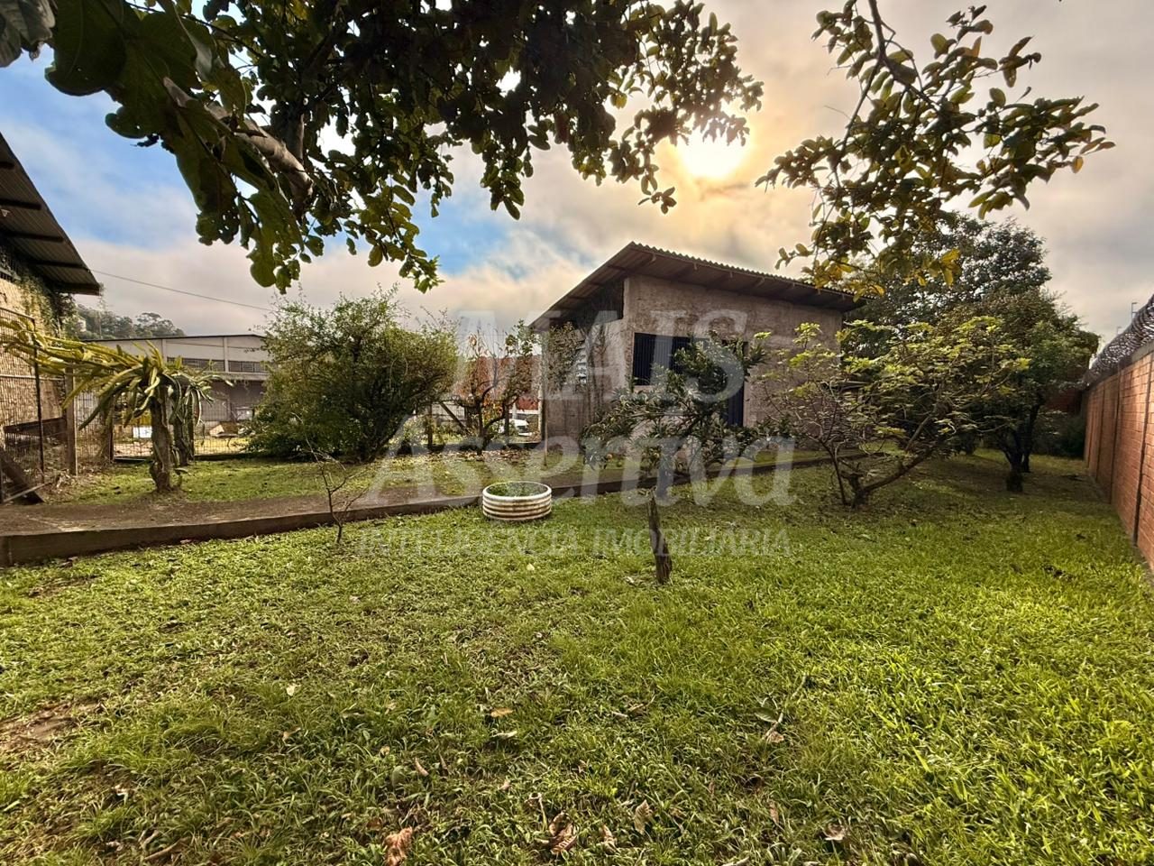 Prédio comercial pra locação de 1.440m² e terreno de 2.000m² - Novo hamburgo