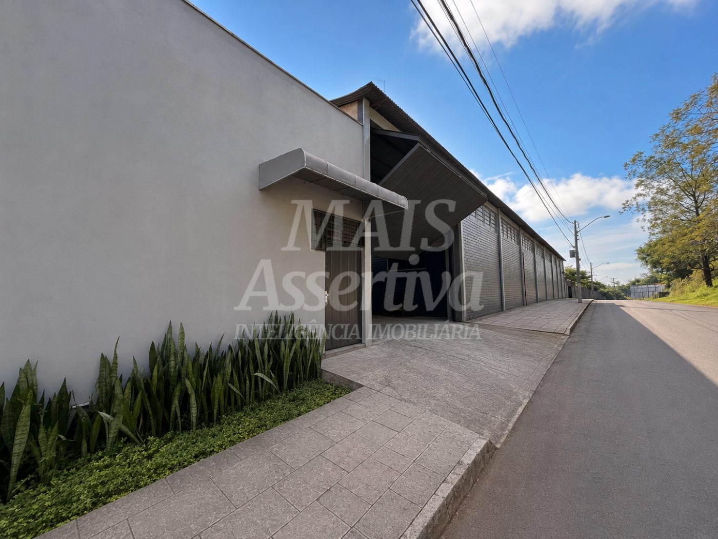 Prédio comercial pra locação de 1.440m² e terreno de 2.000m² - Novo hamburgo