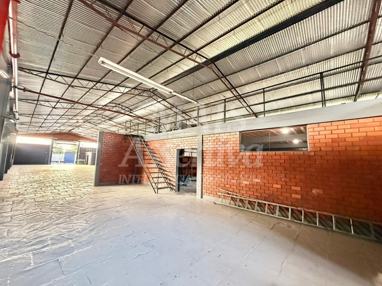 Prédio comercial pra locação de 1.440m² e terreno de 2.000m² - Novo hamburgo