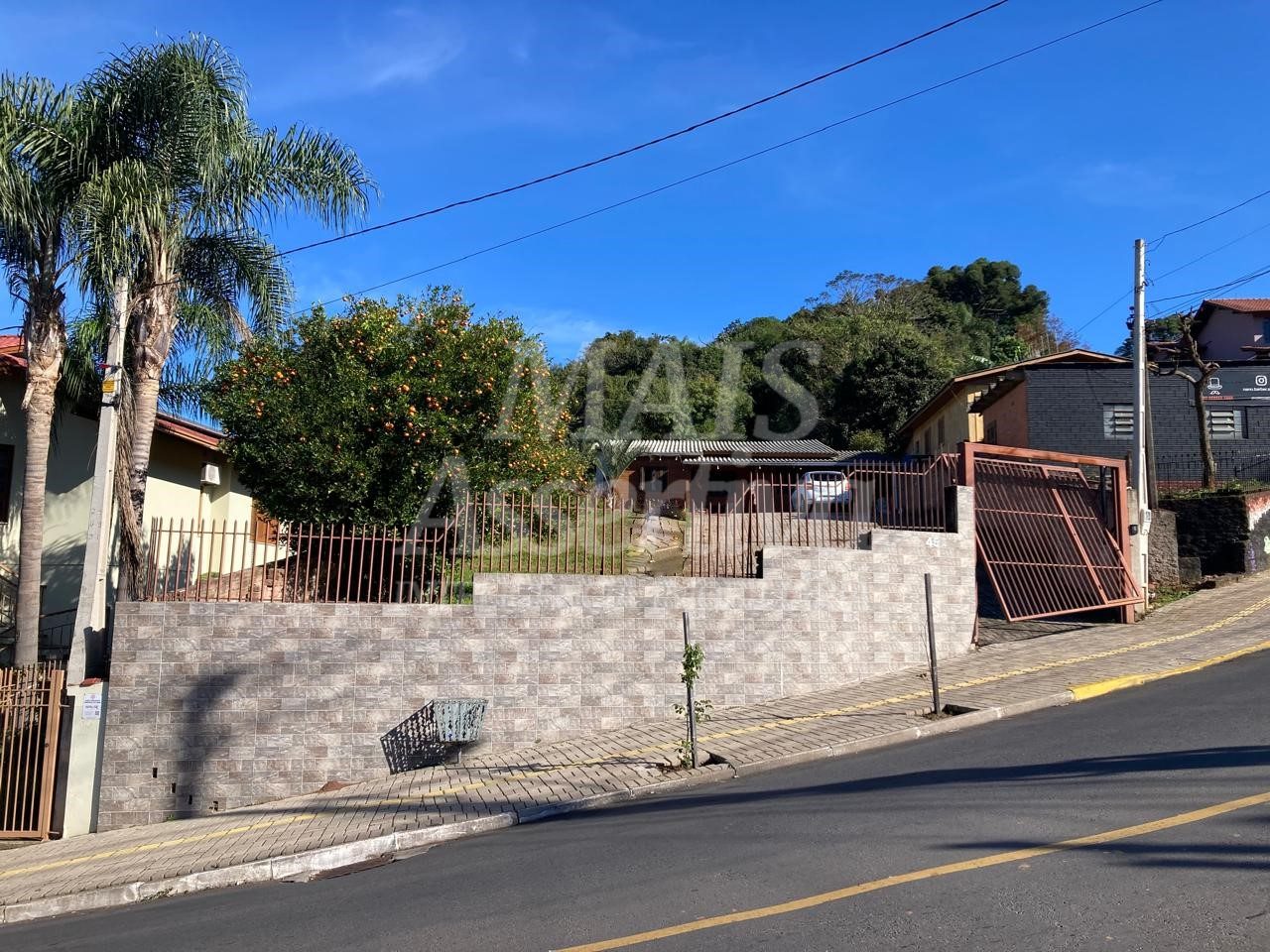 Casa 05 dormitórios para venda em Dois Irmãos bairro Floresta