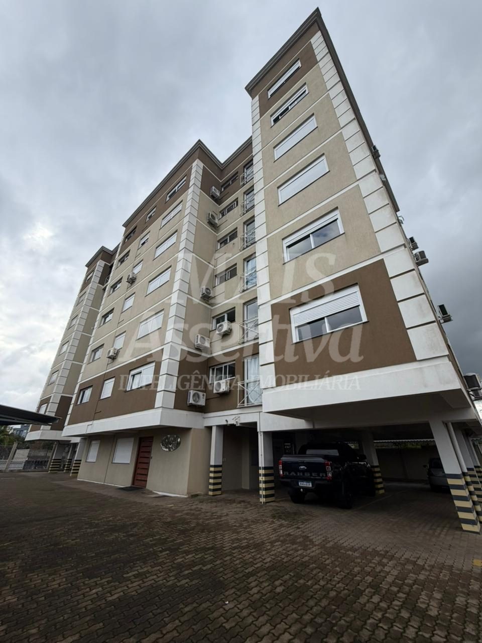 Cobertura semimobiliada para venda no centro de Campo Bom