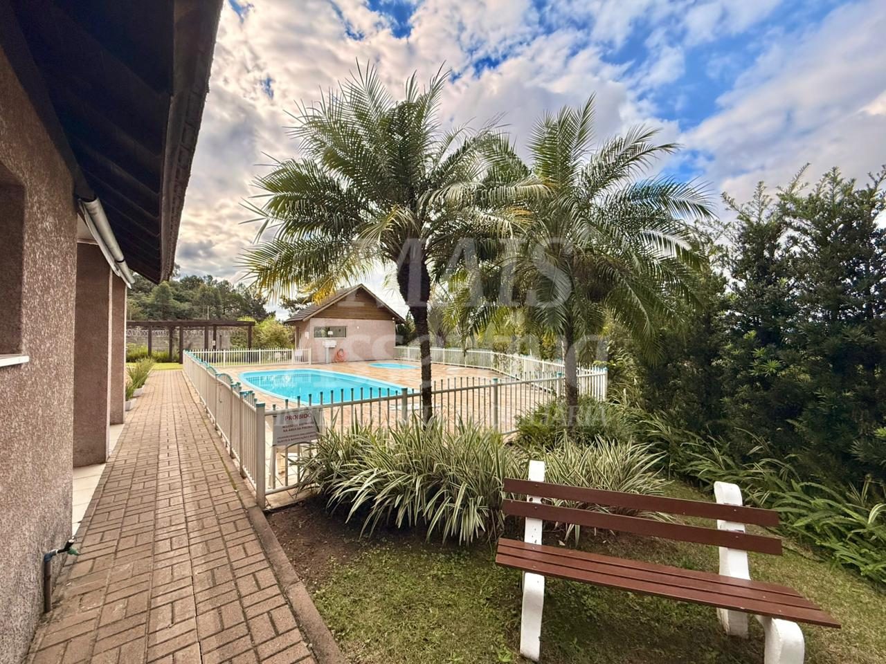 Apartamento no 3º andar, semi mobiliado para venda - Monte Brasil 