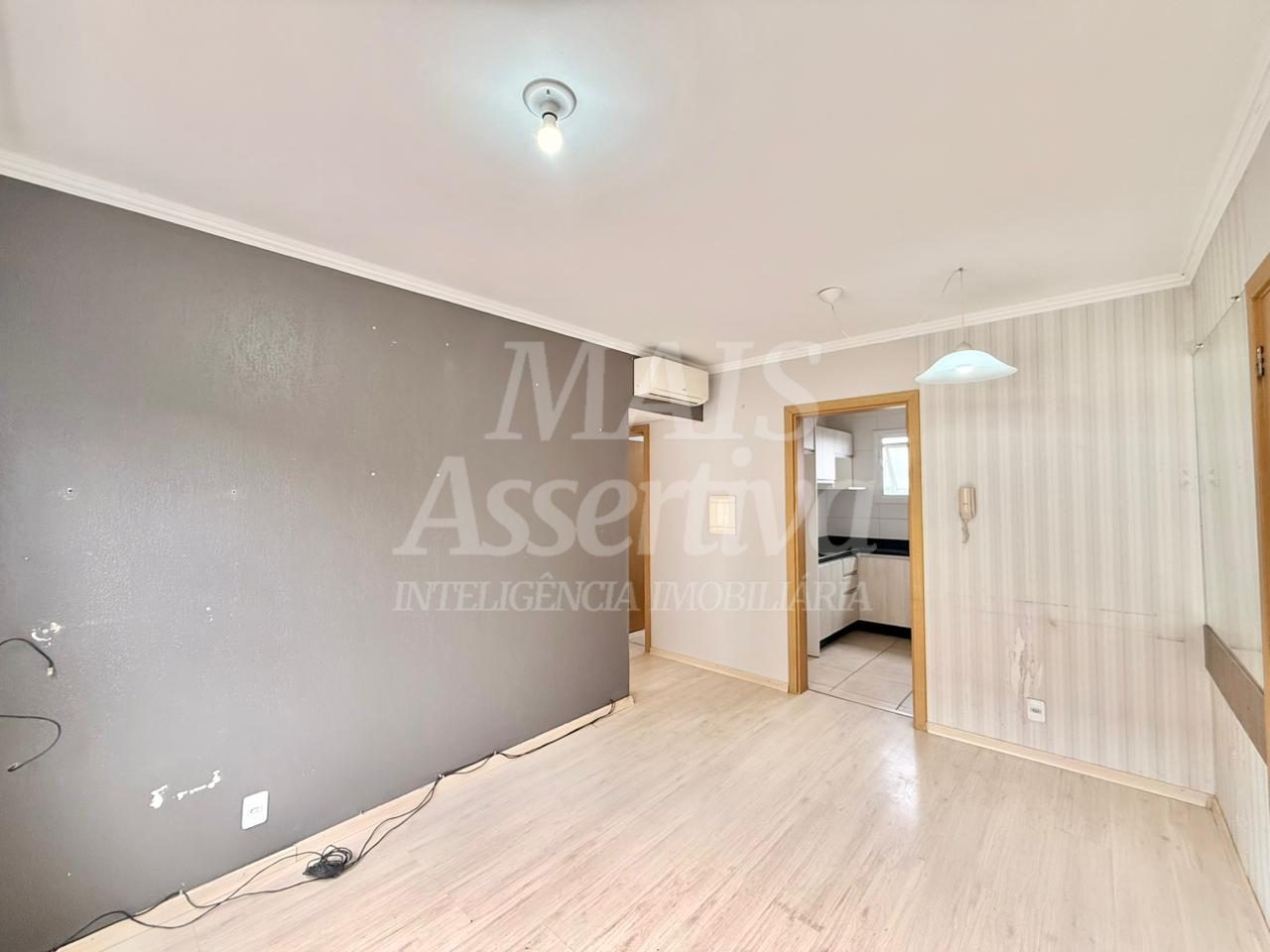 Apartamento no 3º andar, semi mobiliado para venda - Monte Brasil 
