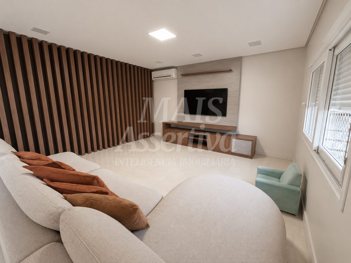 Casa semi mobiliada para venda no bairro Ideal em Novo Hamburgo 