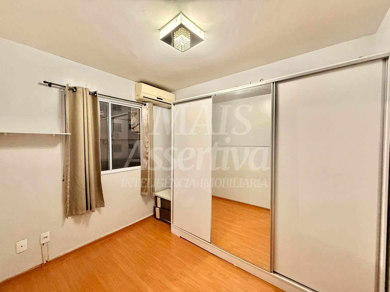 Apartamento semi mobiliado para locação - Saint Germain no 2º andar