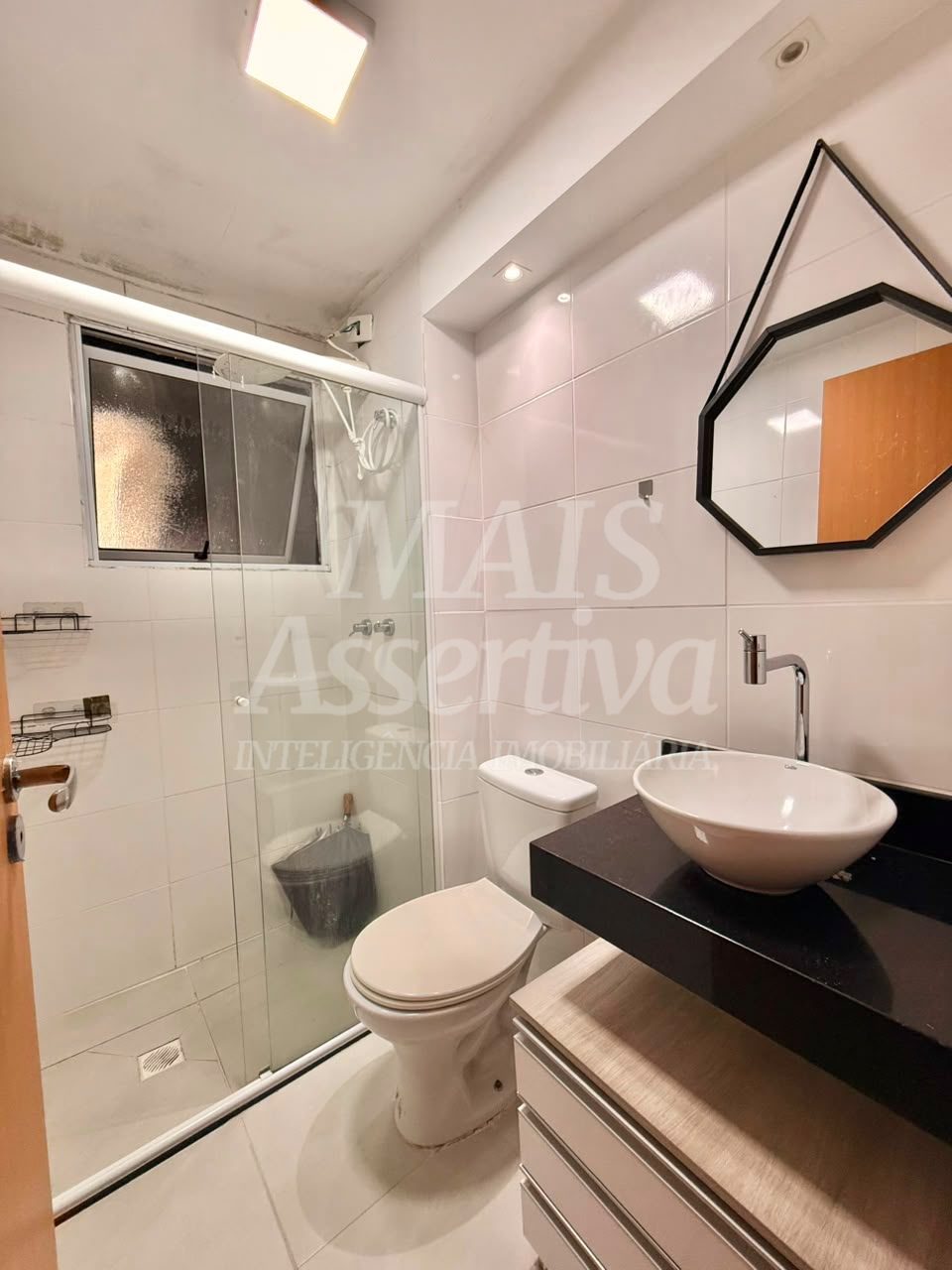 Apartamento semi mobiliado para locação - Saint Germain no 2º andar