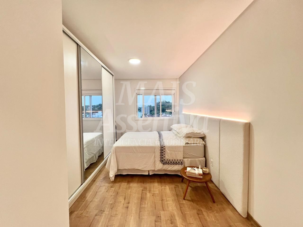 Apartamento semi mobiliado para venda - Condominio Ventury Residence, Centro de Campo Bom