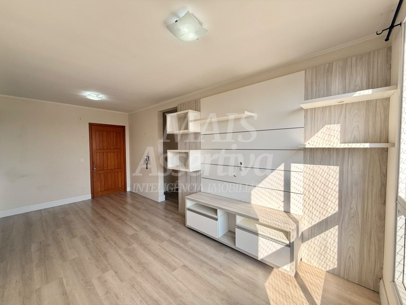 Apartamento semi mobiliado para venda no Edifício Downtown, Centro de Novo Hamburgo/RS. 
