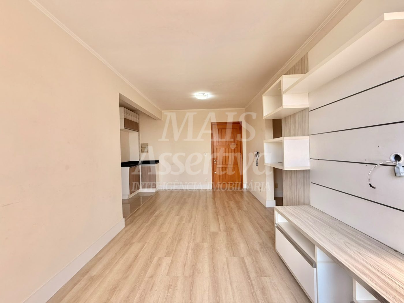 Apartamento semi mobiliado para venda no Edifício Downtown, Centro de Novo Hamburgo/RS. 