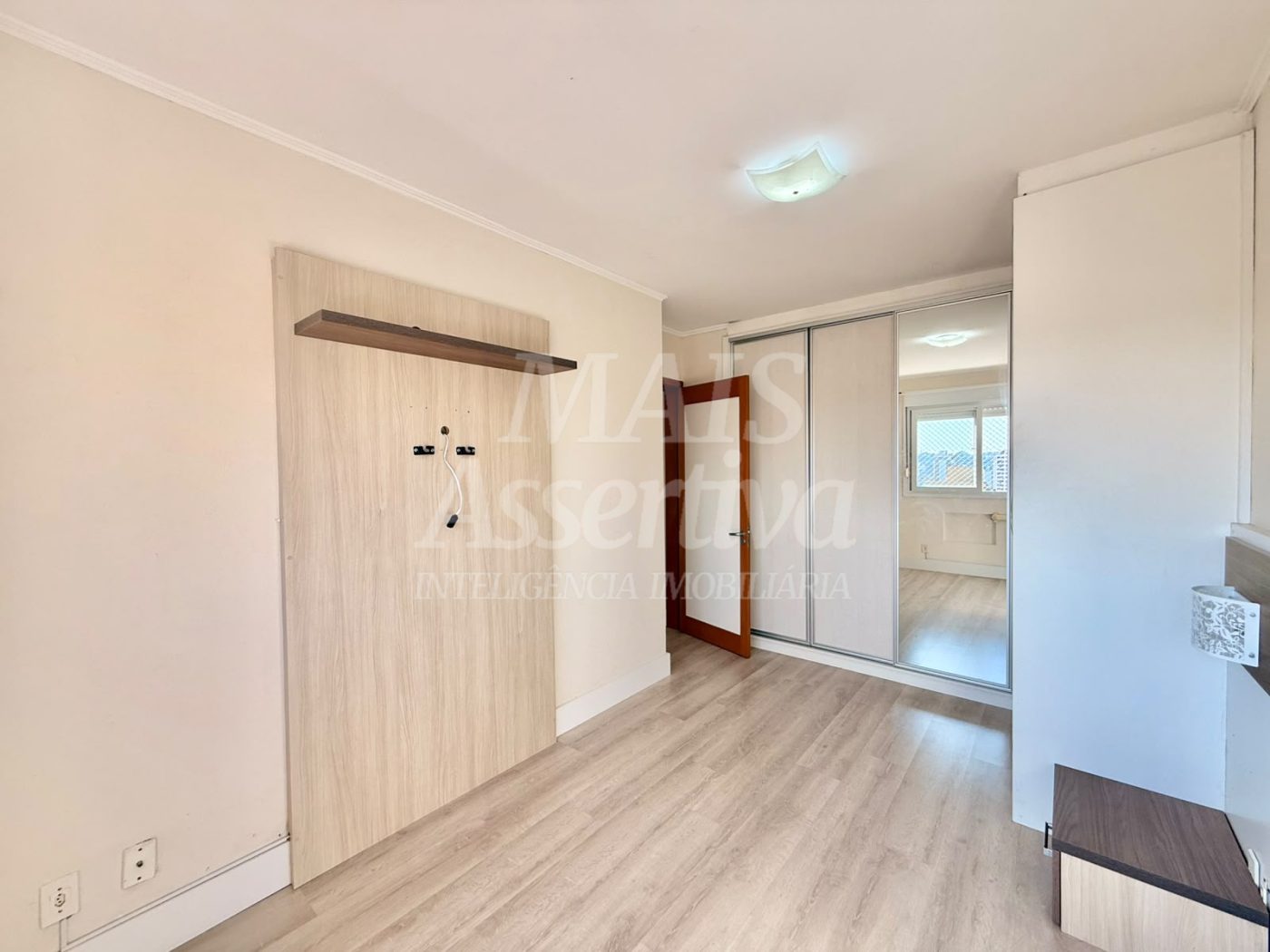 Apartamento semi mobiliado para venda no Edifício Downtown, Centro de Novo Hamburgo/RS. 
