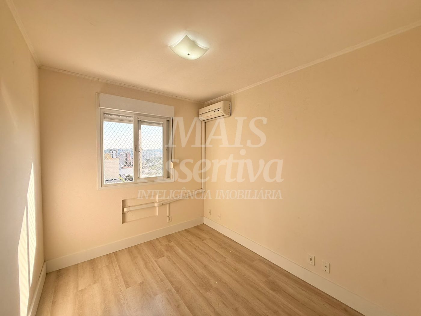 Apartamento semi mobiliado para venda no Edifício Downtown, Centro de Novo Hamburgo/RS. 