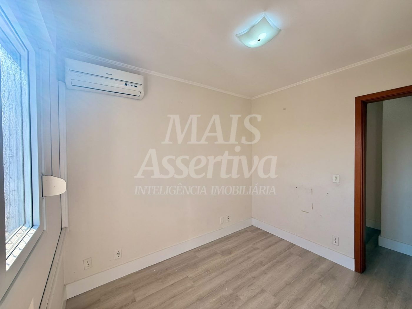 Apartamento semi mobiliado para venda no Edifício Downtown, Centro de Novo Hamburgo/RS. 