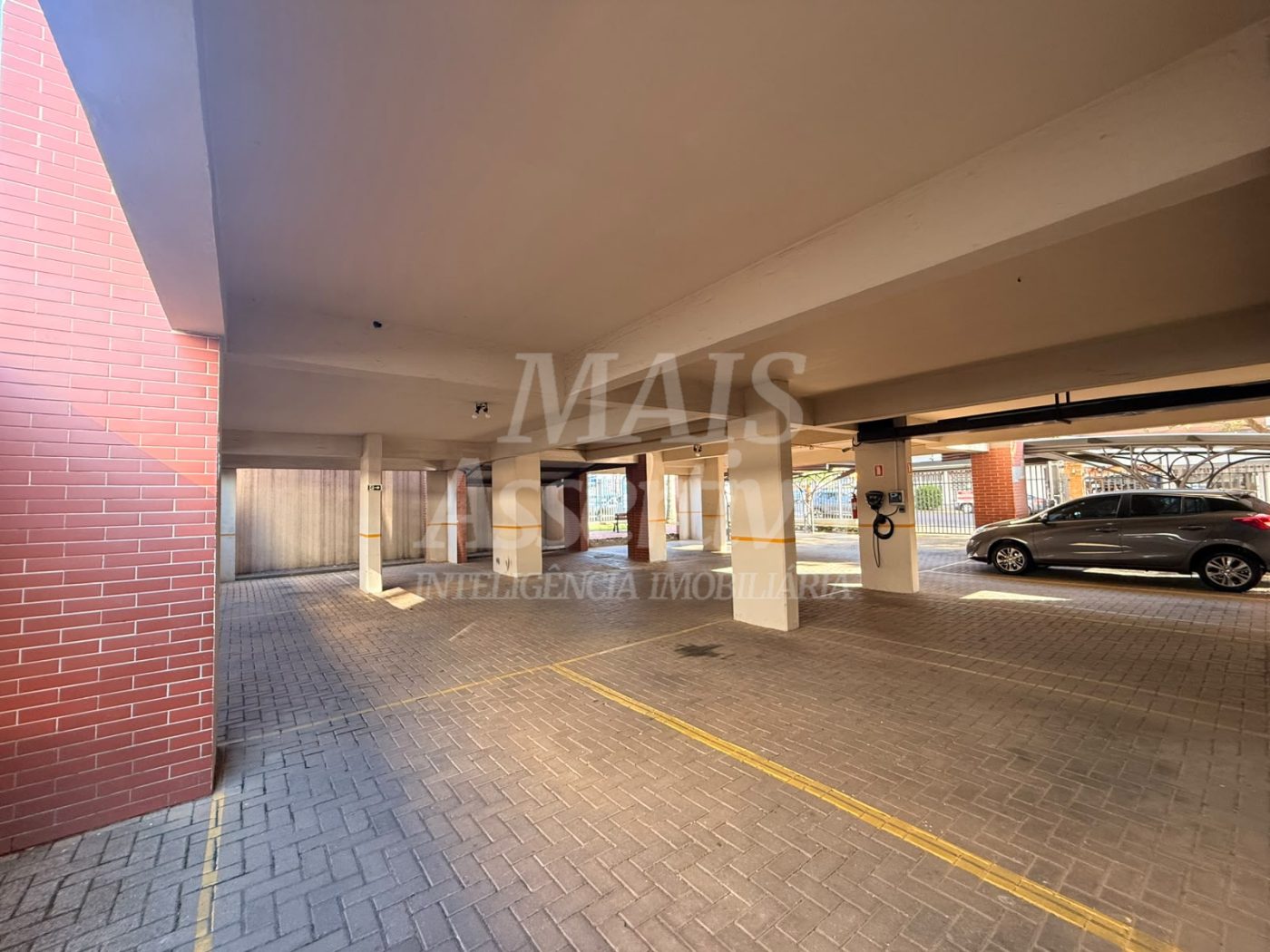 Apartamento semi mobiliado para venda no Edifício Downtown, Centro de Novo Hamburgo/RS. 