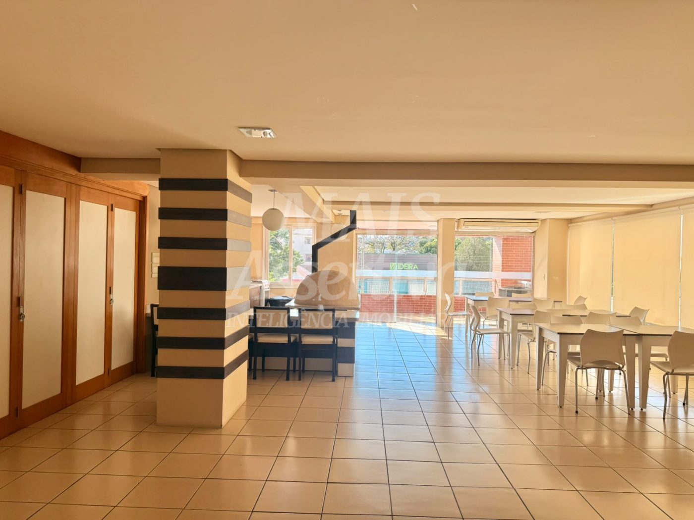 Apartamento semi mobiliado para venda no Edifício Downtown, Centro de Novo Hamburgo/RS. 