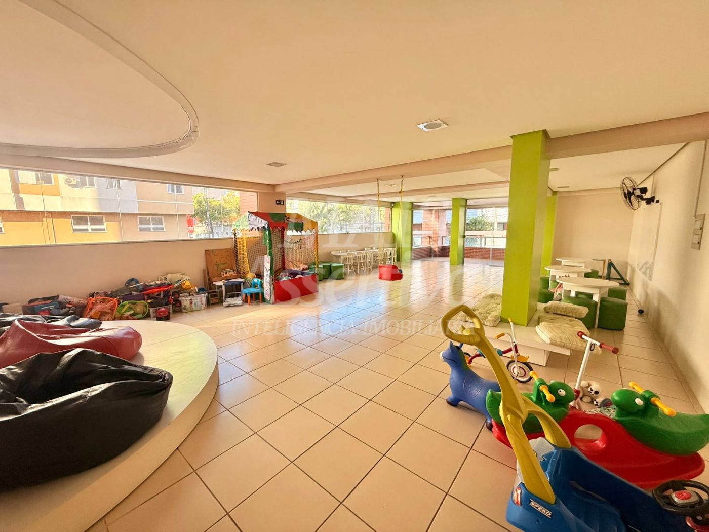 Apartamento semi mobiliado para venda no Edifício Downtown, Centro de Novo Hamburgo/RS. 