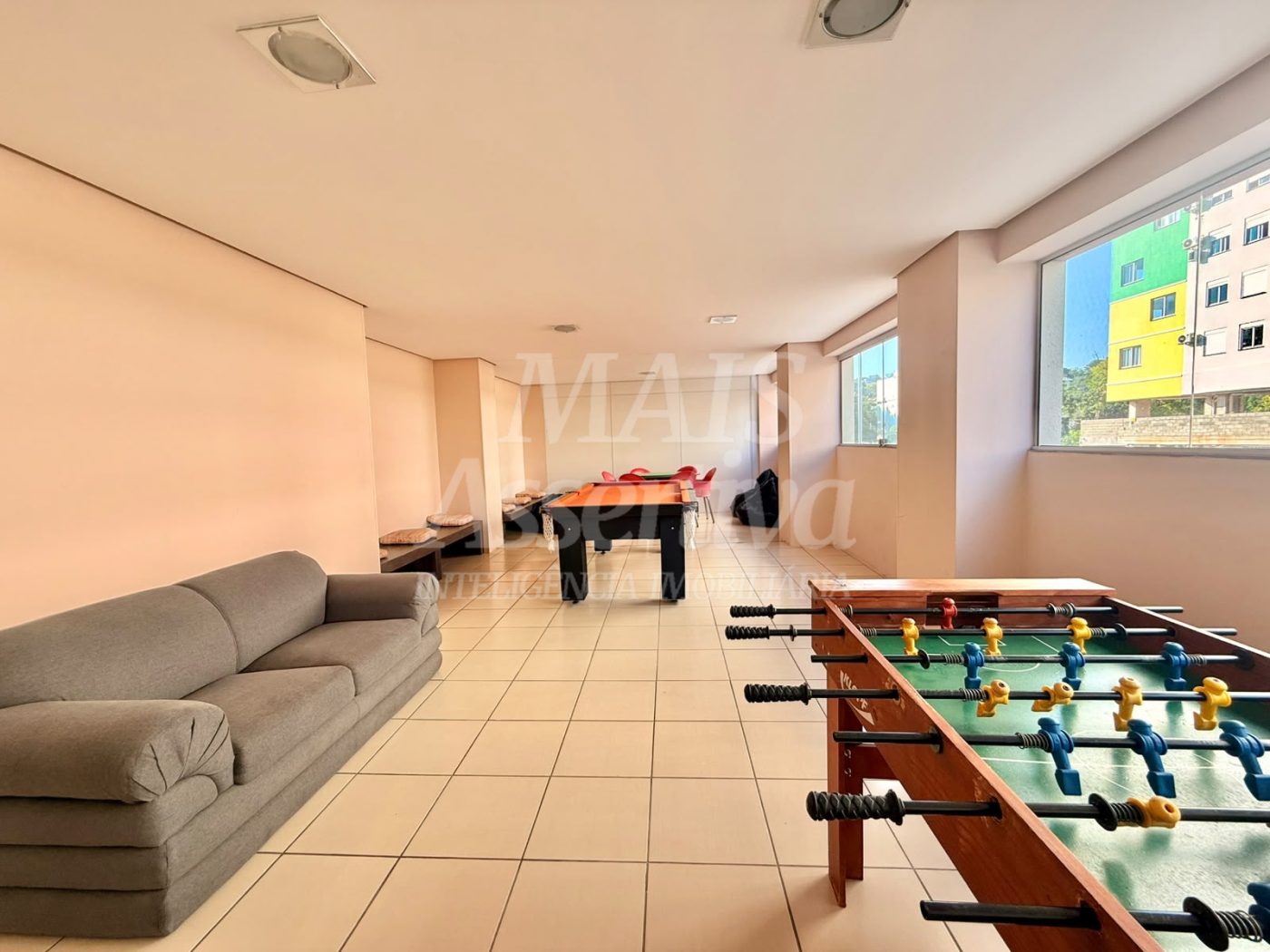 Apartamento semi mobiliado para venda no Edifício Downtown, Centro de Novo Hamburgo/RS. 