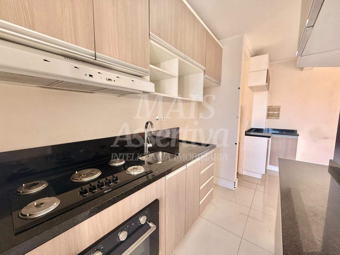 Apartamento semi mobiliado para venda no Edifício Downtown, Centro de Novo Hamburgo/RS. 