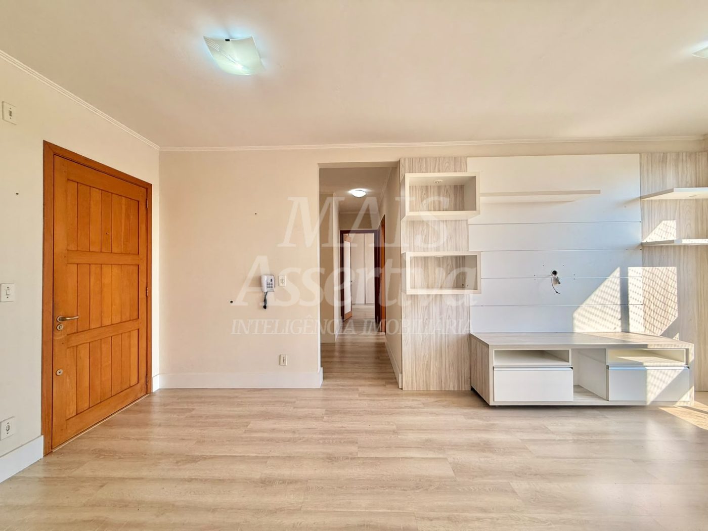 Apartamento semi mobiliado para venda no Edifício Downtown, Centro de Novo Hamburgo/RS. 