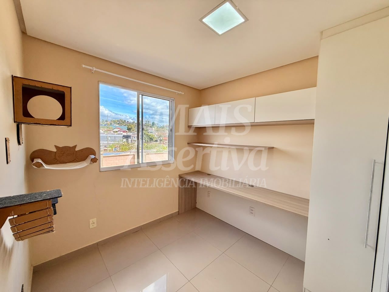 Excelente apartamento térreo para locação - Condomínio Saint Germain/Canudos