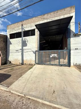 Prédio comercial para locação de 394,00m² no bairro Rondônia em Novo Hamburgo 