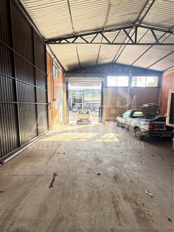 Prédio comercial para locação de 394,00m² no bairro Rondônia em Novo Hamburgo 