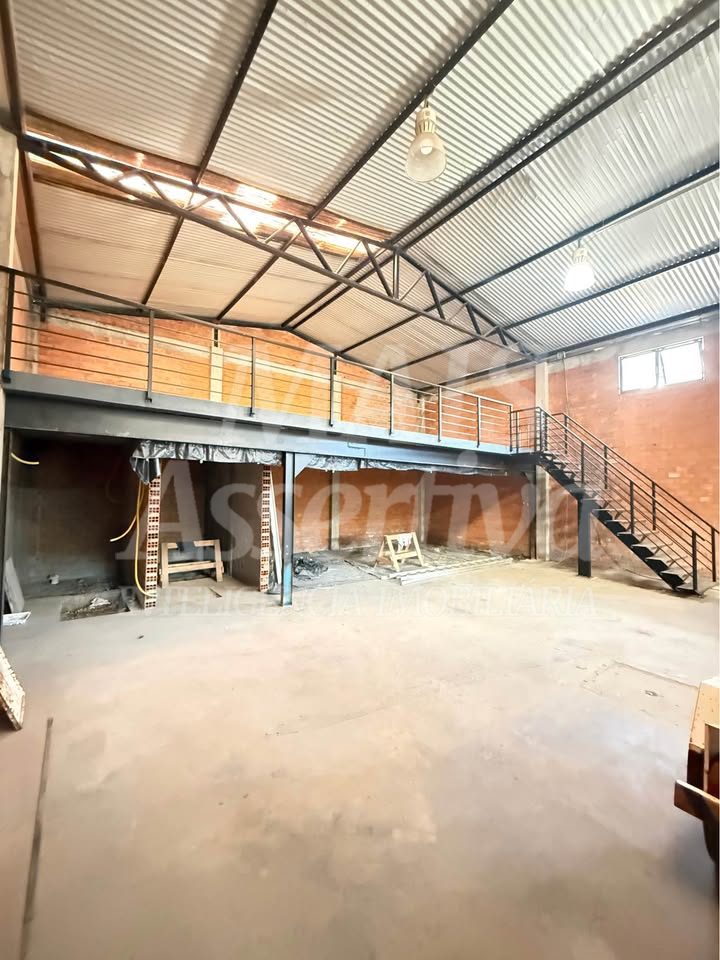Prédio comercial para locação de 394,00m² no bairro Rondônia em Novo Hamburgo 
