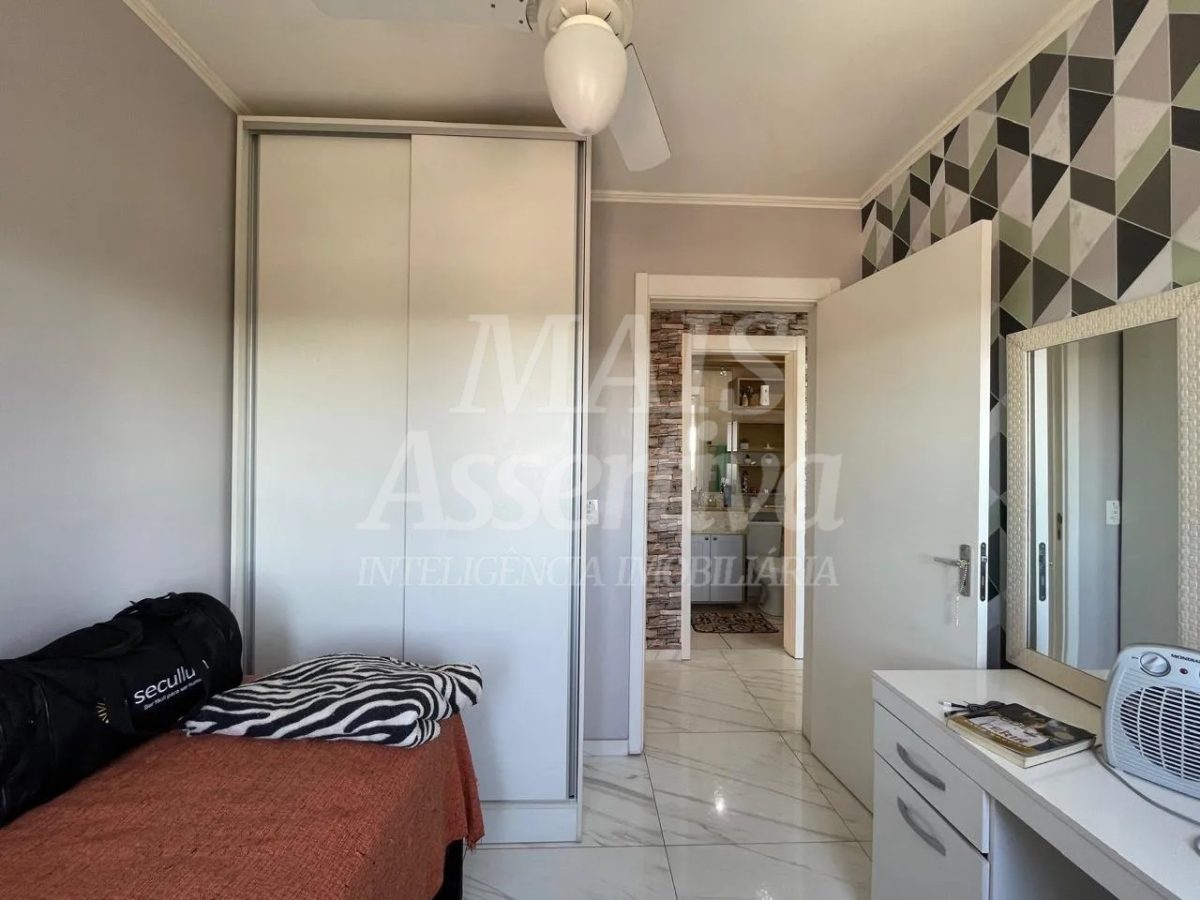 Excelente apartamento à venda - 3 Dormitórios, semi mobiliado e com sacada!