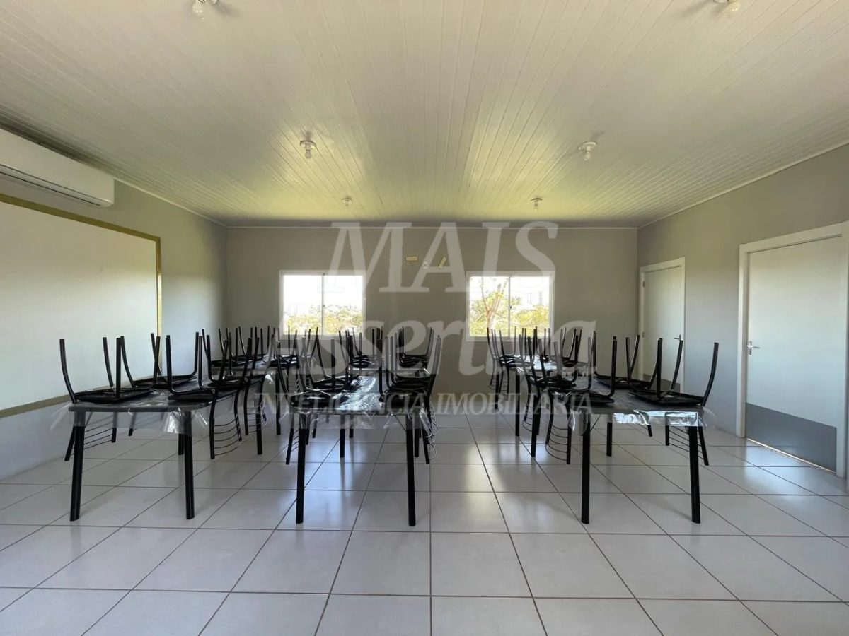 Excelente apartamento à venda - 3 Dormitórios, semi mobiliado e com sacada!