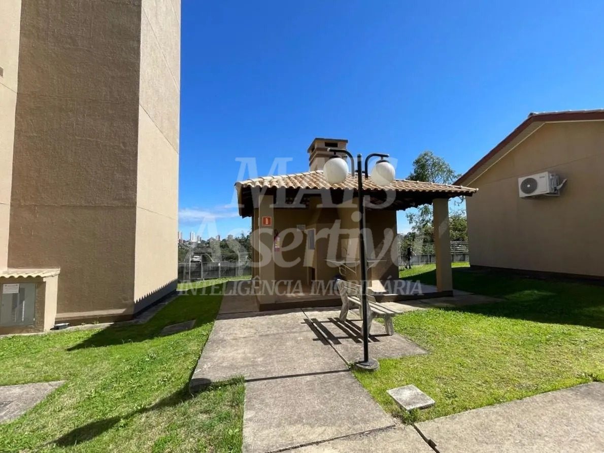 Excelente apartamento à venda - 3 Dormitórios, semi mobiliado e com sacada!