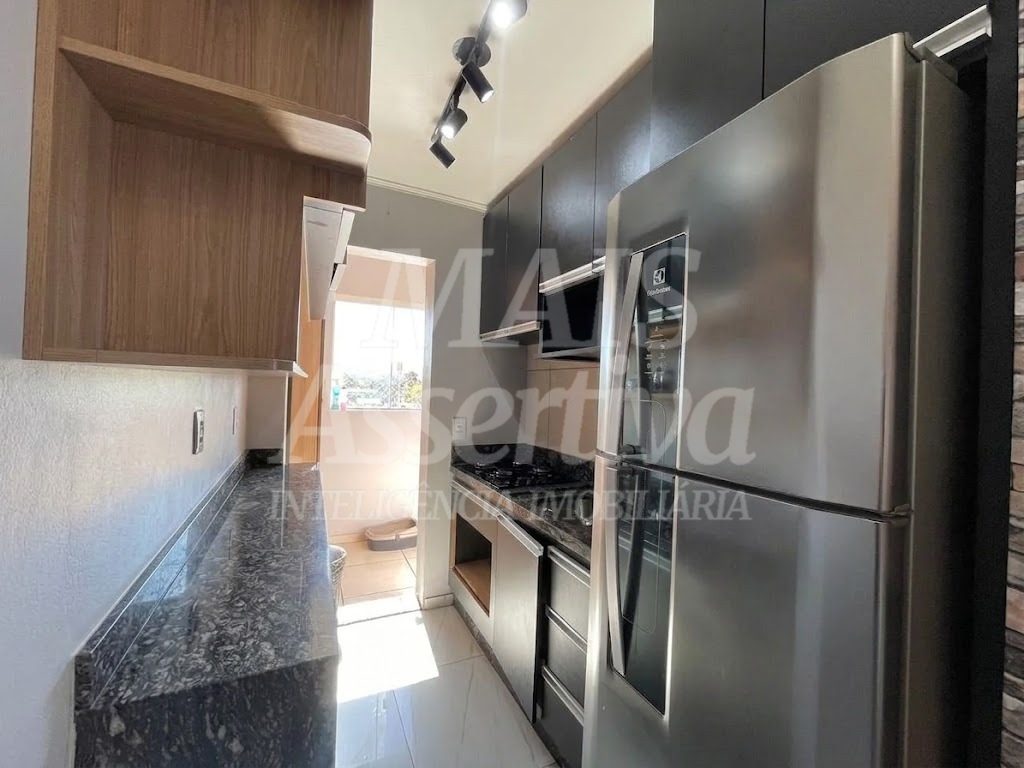 Excelente apartamento à venda - 3 Dormitórios, semi mobiliado e com sacada!