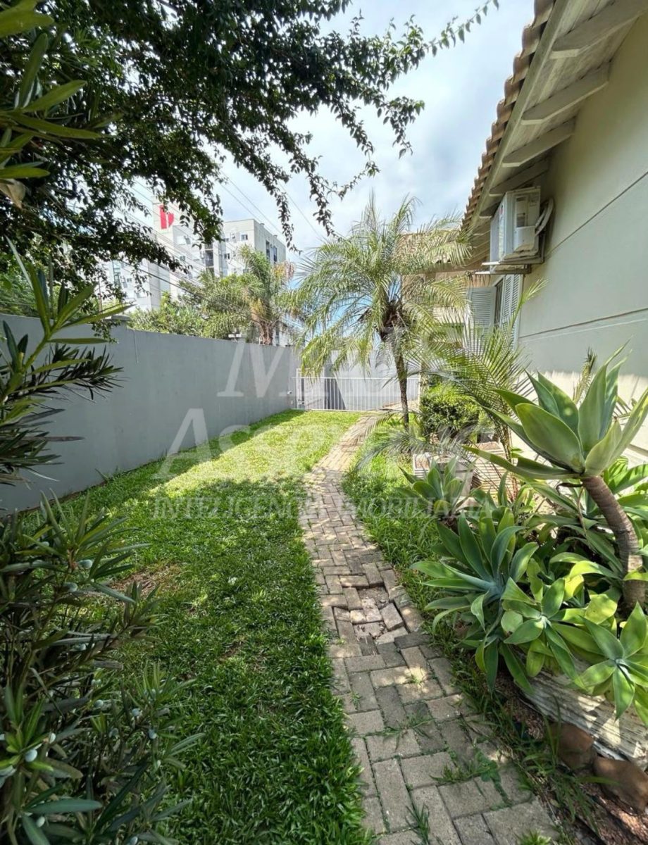 Casa para venda no bairro Rondônia em Novo Hamburgo - 3 dormtiórios 