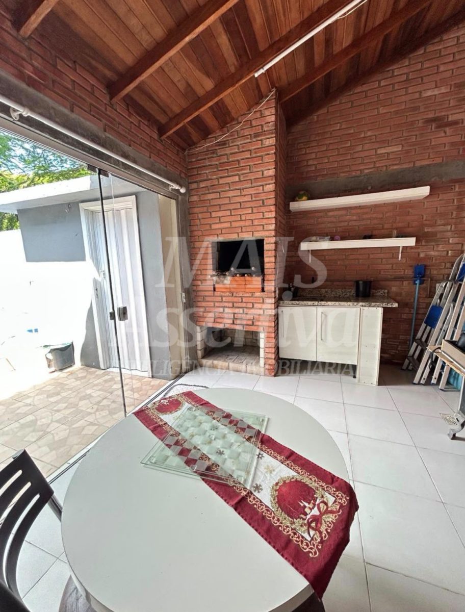 Casa para venda no bairro Rondônia em Novo Hamburgo - 3 dormtiórios 
