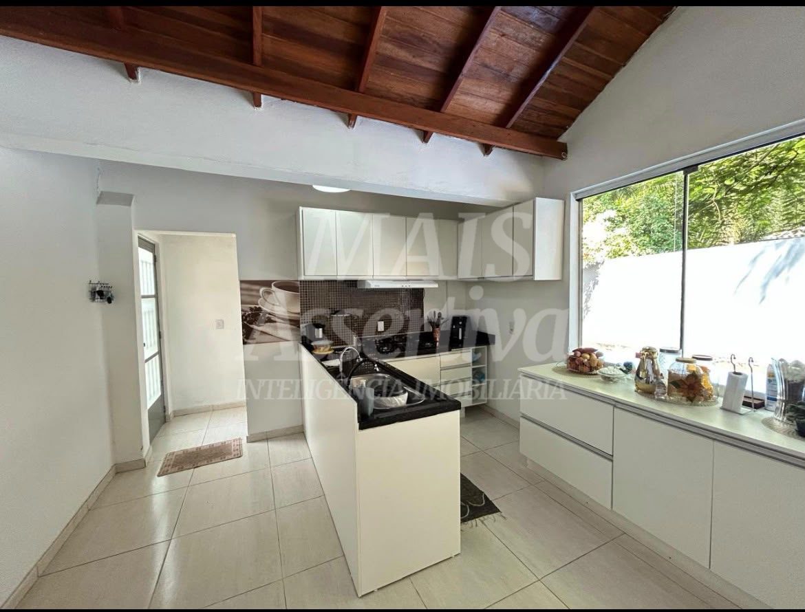 Casa para venda no bairro Rondônia em Novo Hamburgo - 3 dormtiórios 