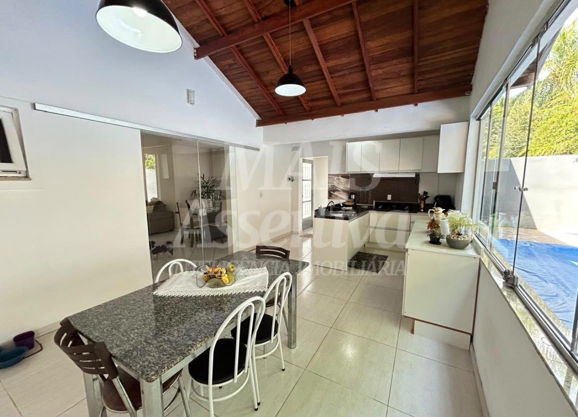 Casa para venda no bairro Rondônia em Novo Hamburgo - 3 dormtiórios 
